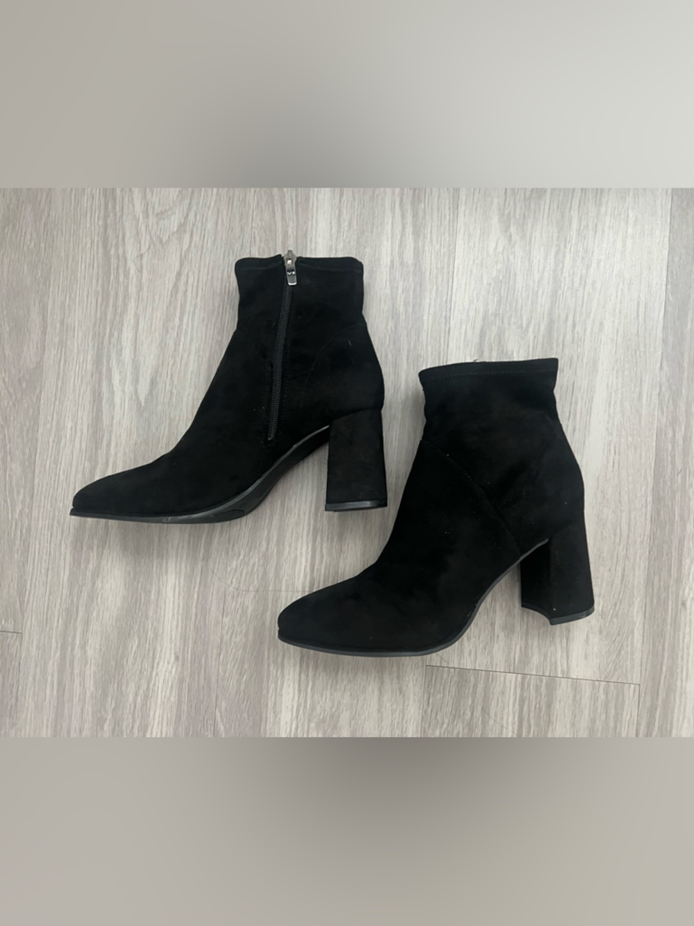 Marc Fisher Black Suede Ankle Booties Block Heel Side Zip Size 8.5M Classic Boot